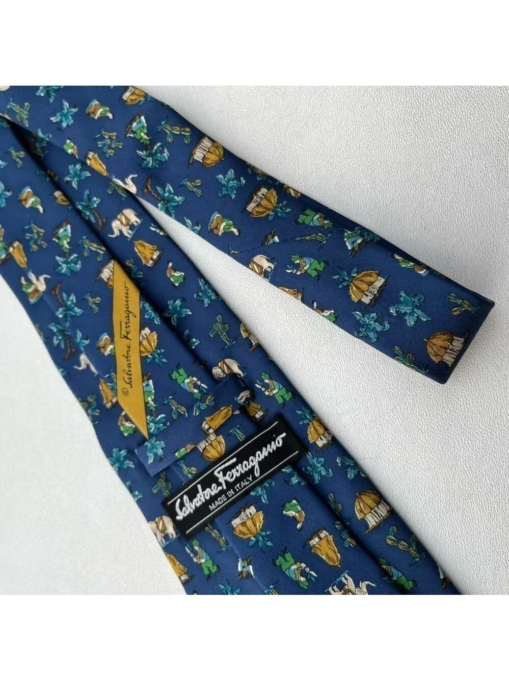 SALVATORE FERRAGAMO Mens Elephant Palm Tree Hut Print Navy Blue Silk Tie